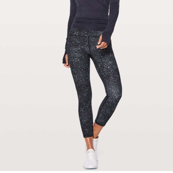 Lululemon Train Times 7/8 Pant 25"
Mineralize Multi / Black - Picture 3 of 9